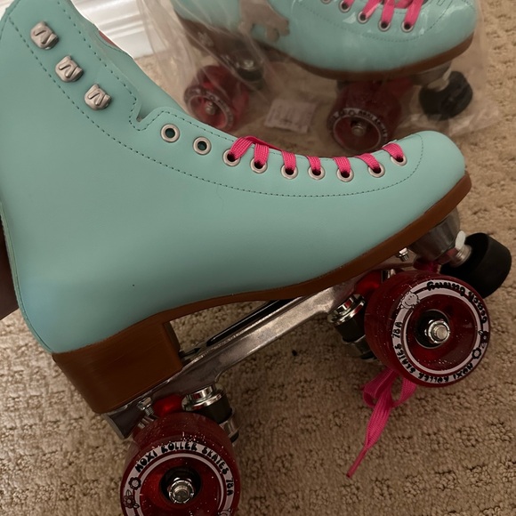 Modi Skates - Picture 3 of 5